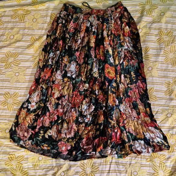Vintage Floral Velvet Maxi Skirt - Black with Red, Pink & Green - Picture 2 of 6
